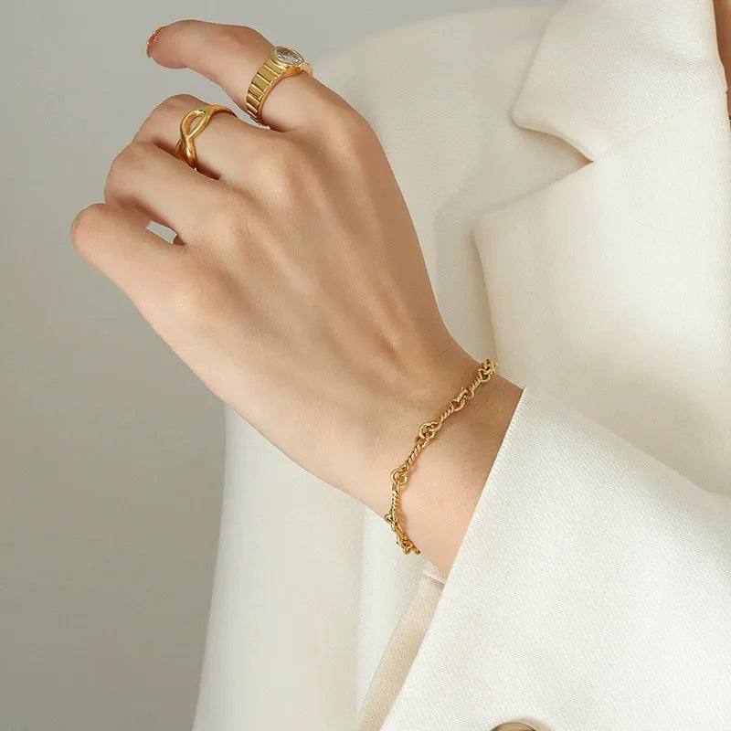 Liora Set – Bold. Irregular. Unapologetically Chic