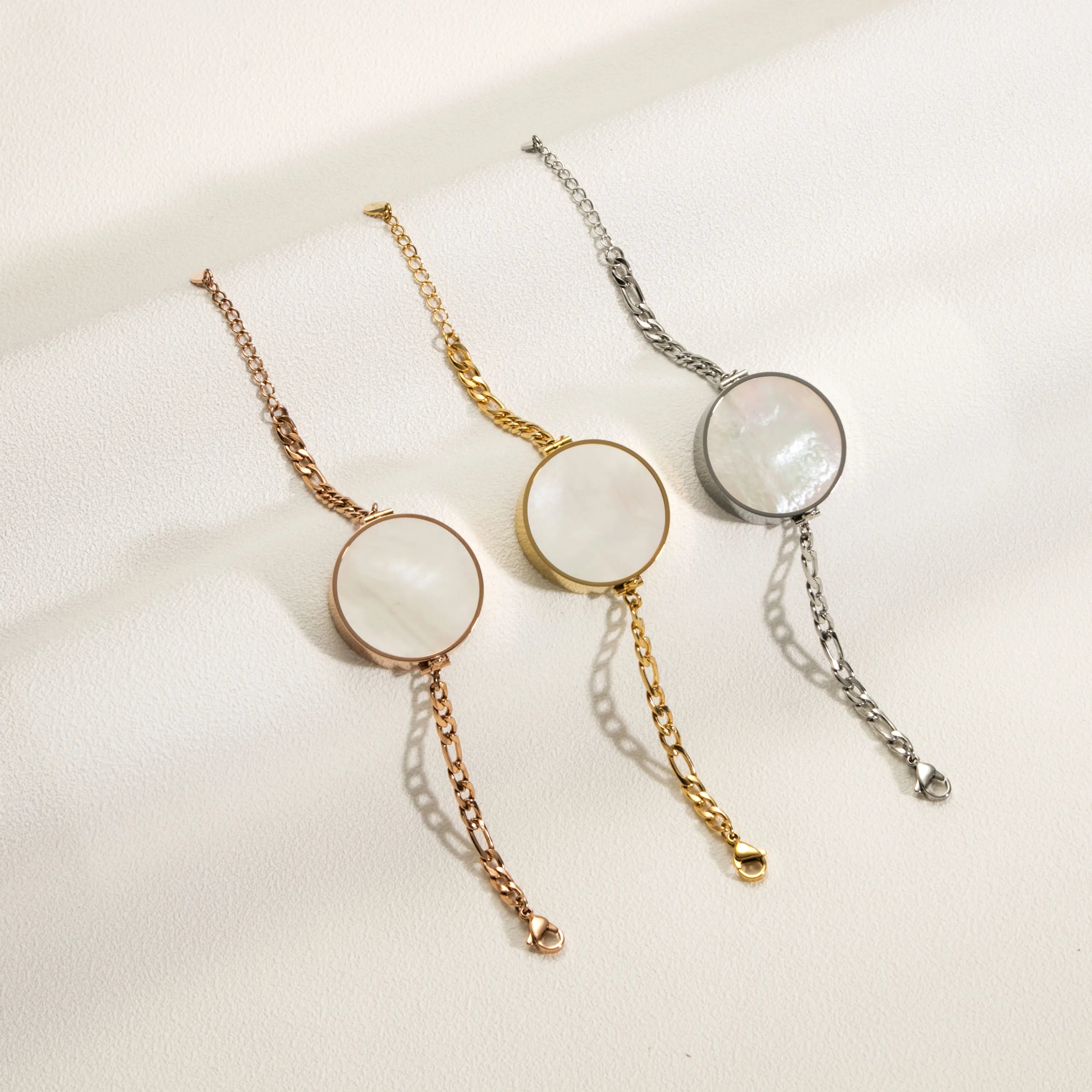 Eternal Link Bracelet – The Bracelet with a Secret Gloss