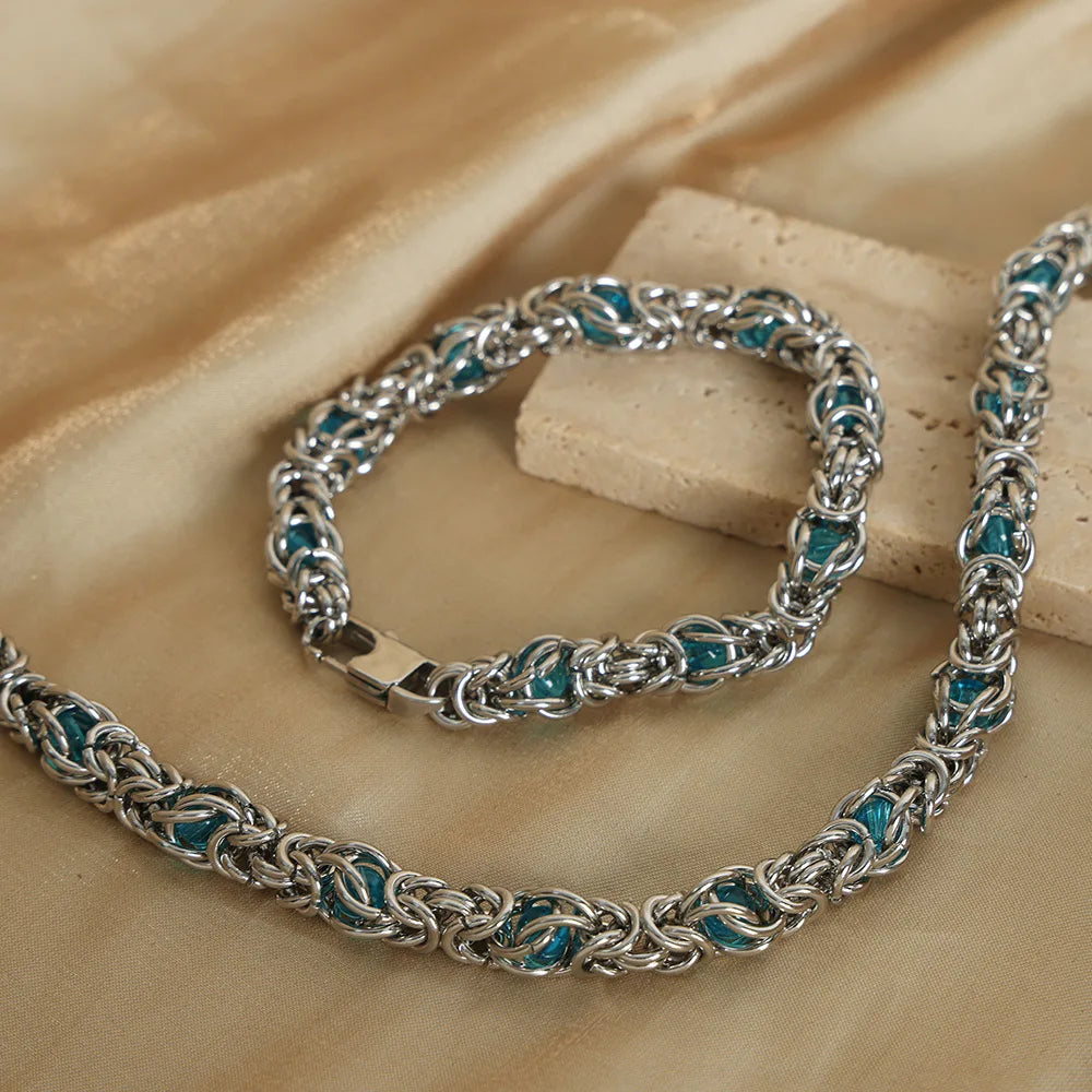 Liora Set – Bold. Irregular. Unapologetically Chic