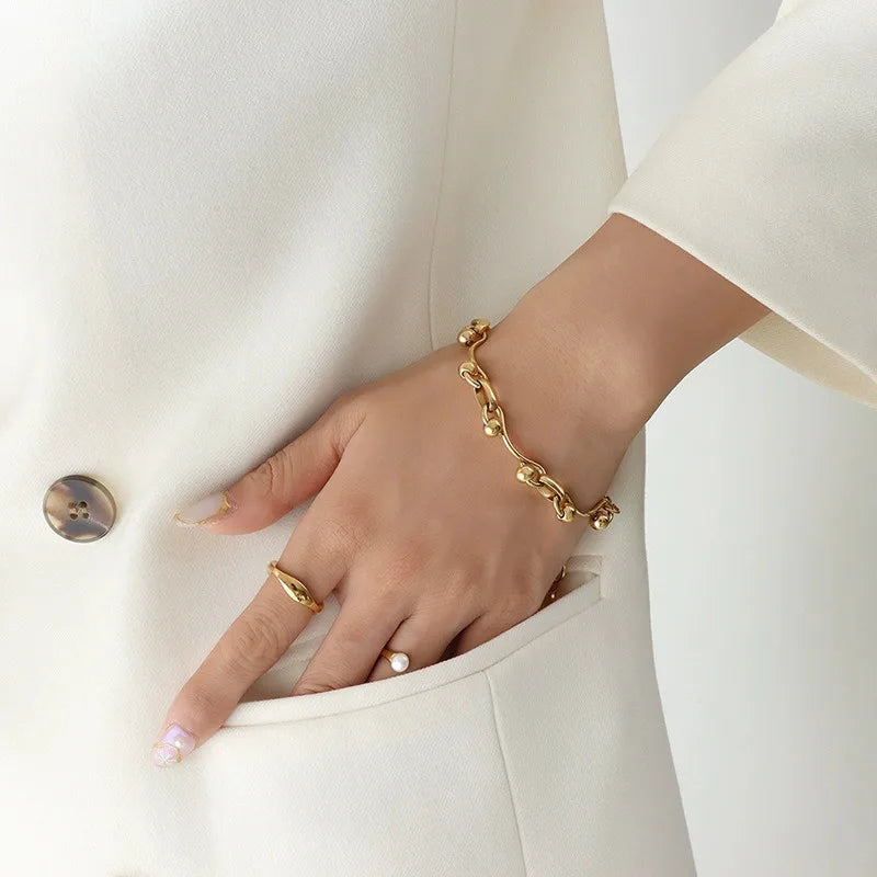 Liora Set – Bold. Irregular. Unapologetically Chic